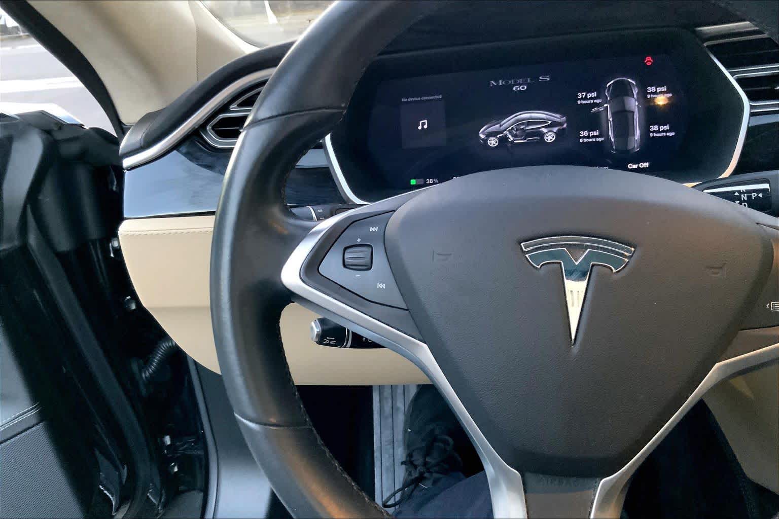 Thumbnail: 2015 Tesla Model S - 24