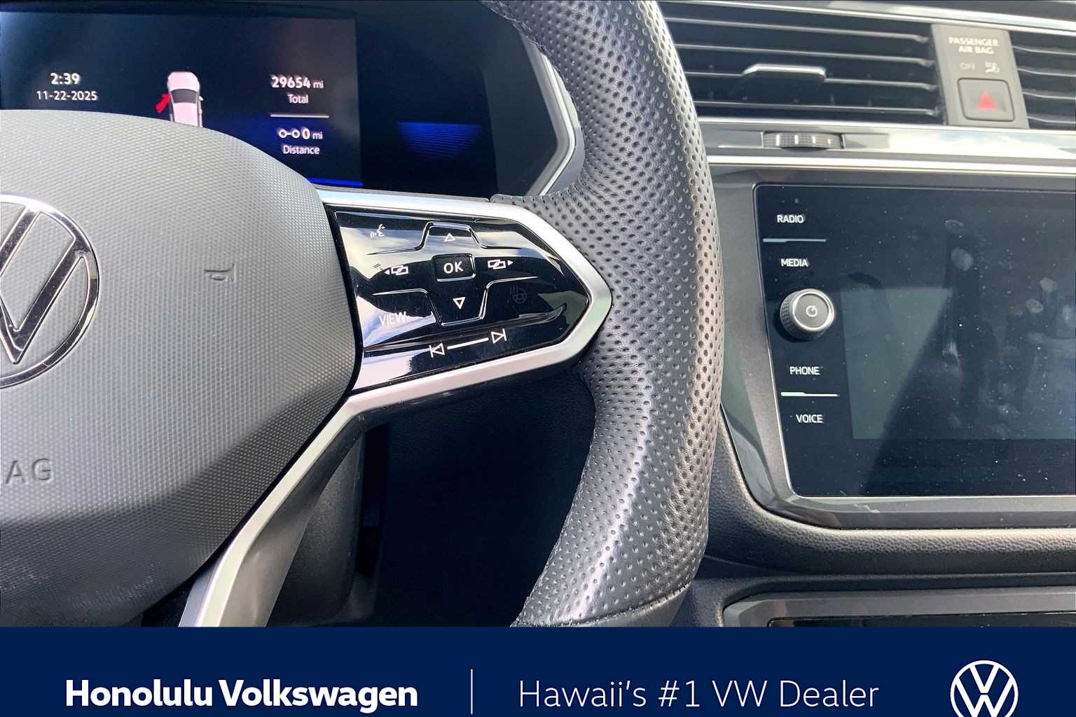 Thumbnail: 2022 Volkswagen Tiguan - 24