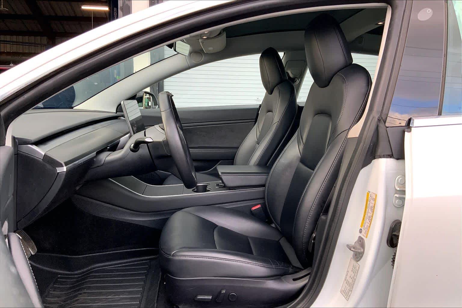Thumbnail: 2020 Tesla Model 3 - 11