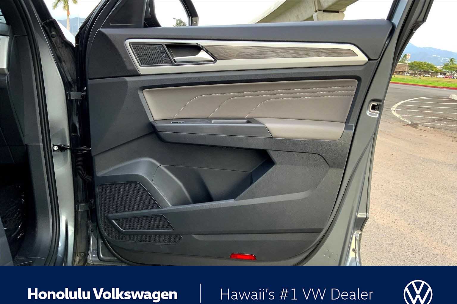 Thumbnail: 2021 Volkswagen Atlas - 27