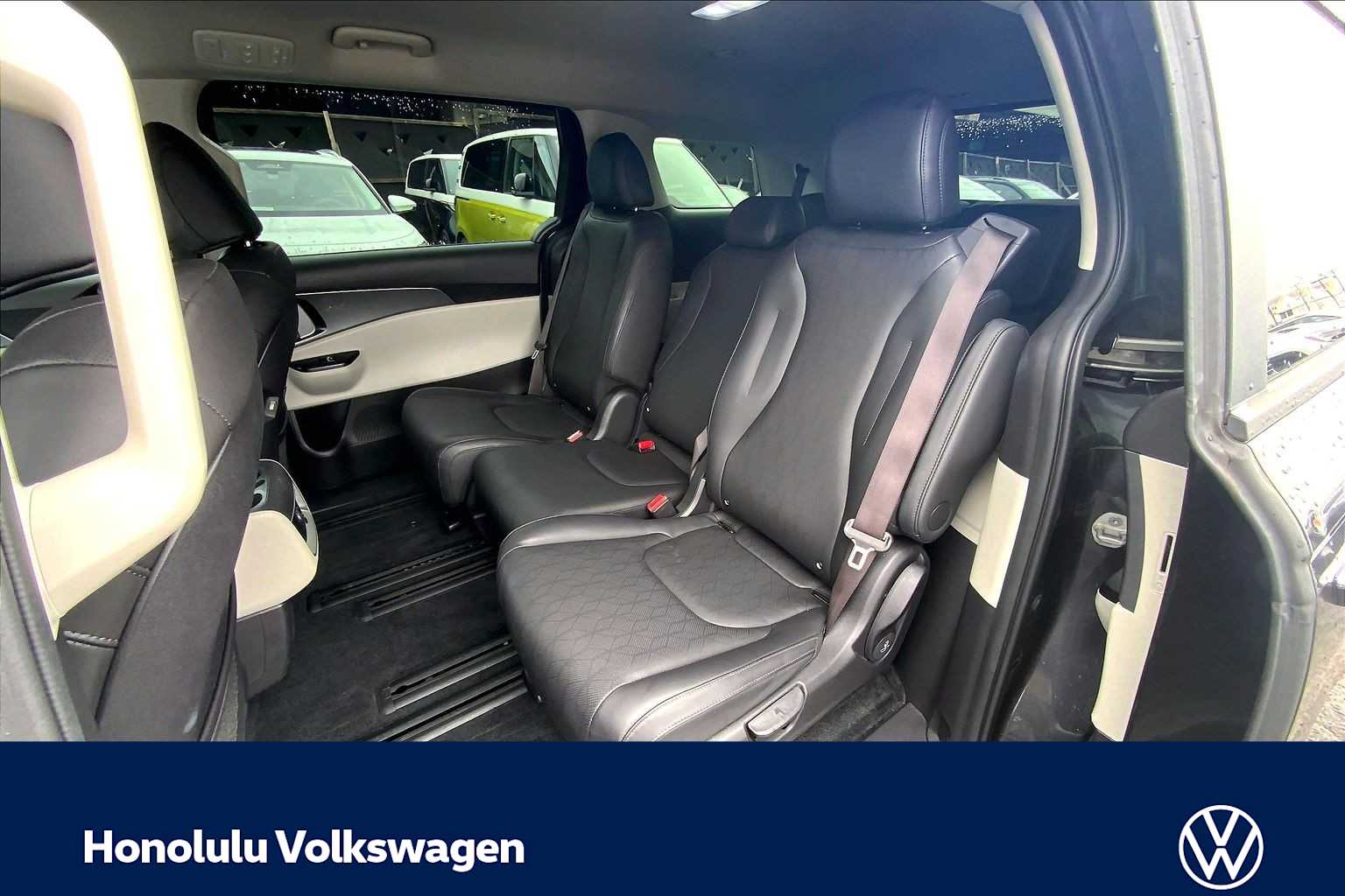 Thumbnail: 2023 Kia Carnival - 29