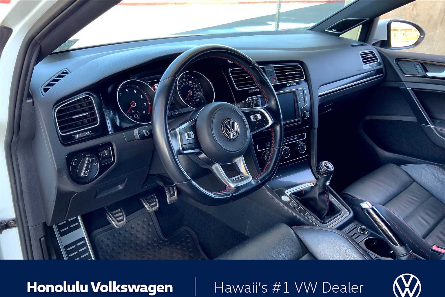 Thumbnail: 2017 Volkswagen Golf - 2