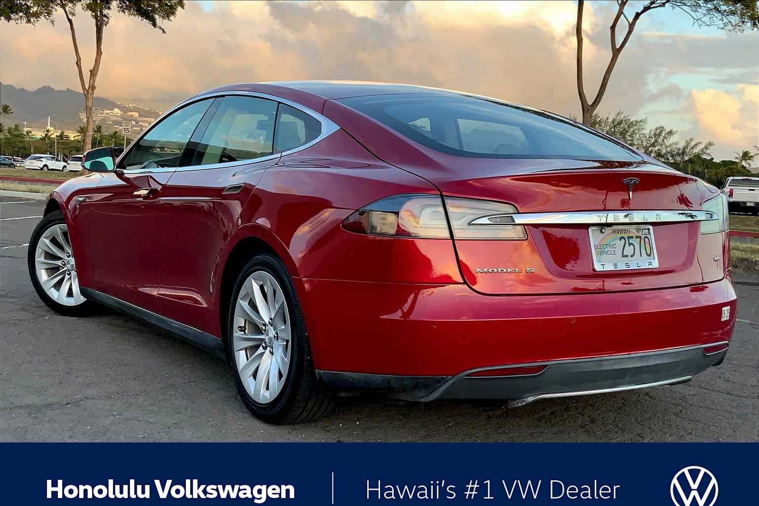 Thumbnail: 2014 Tesla Model S - 4