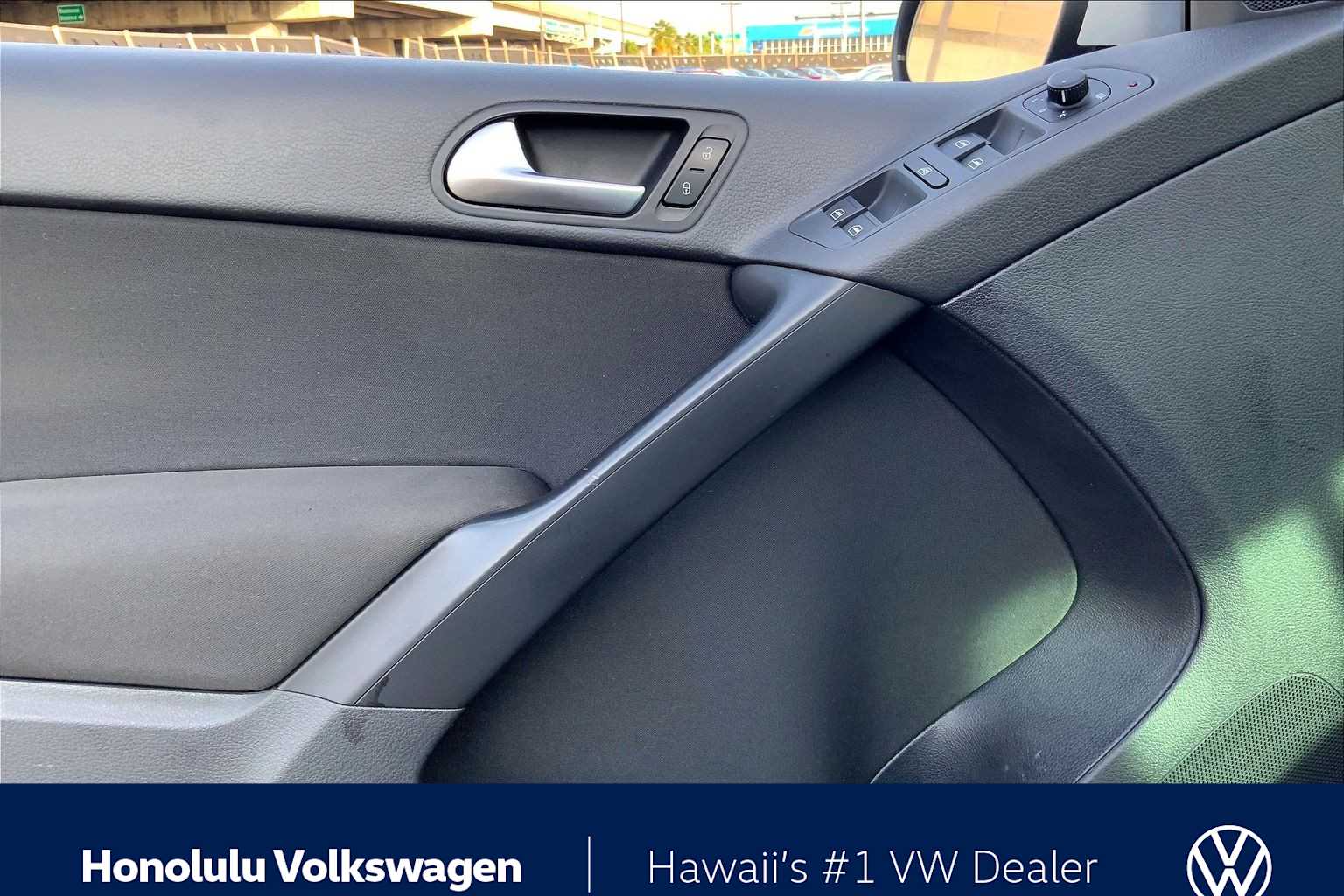 Thumbnail: 2013 Volkswagen Tiguan - 25