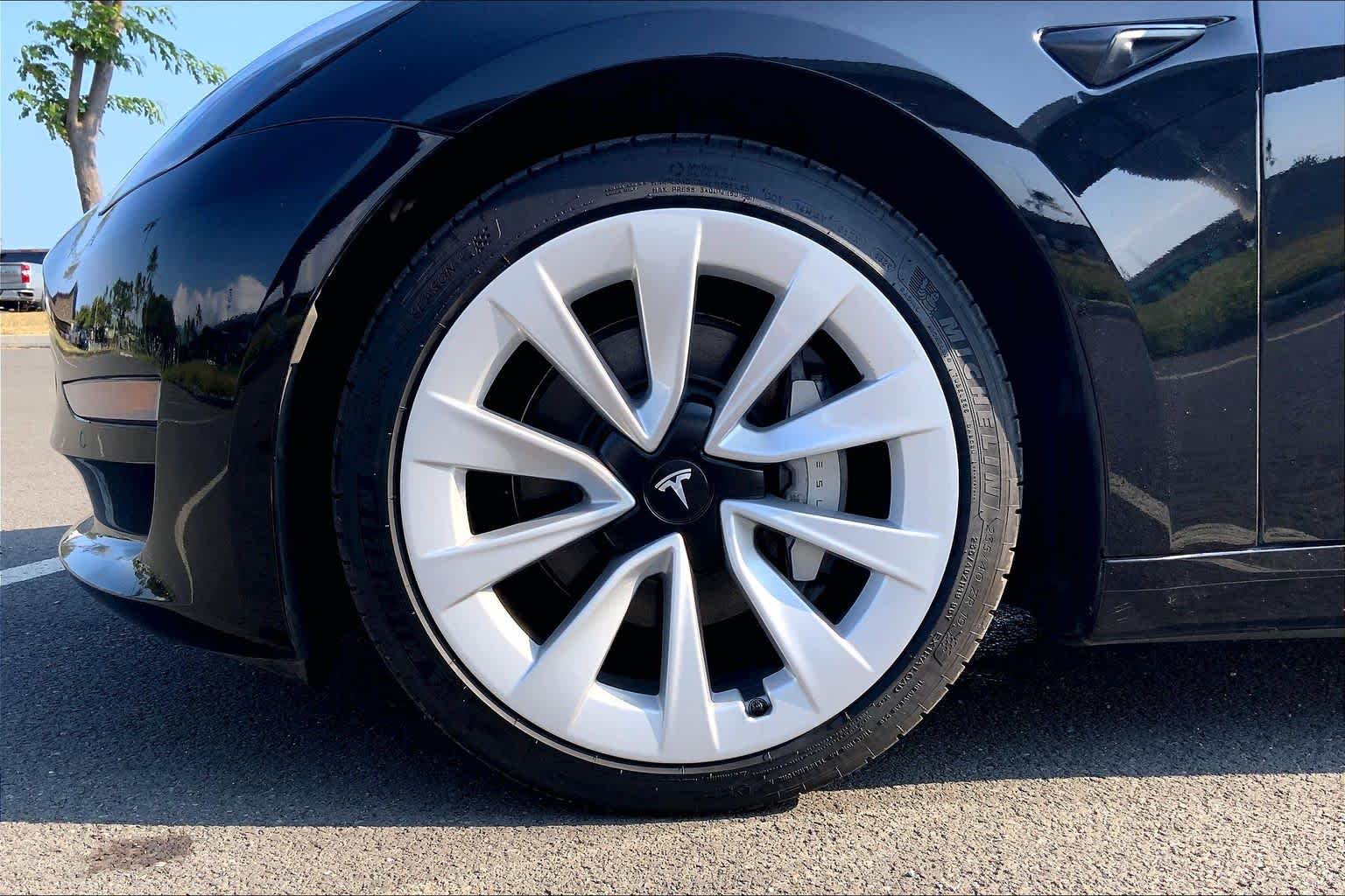 Thumbnail: 2021 Tesla Model 3 - 8