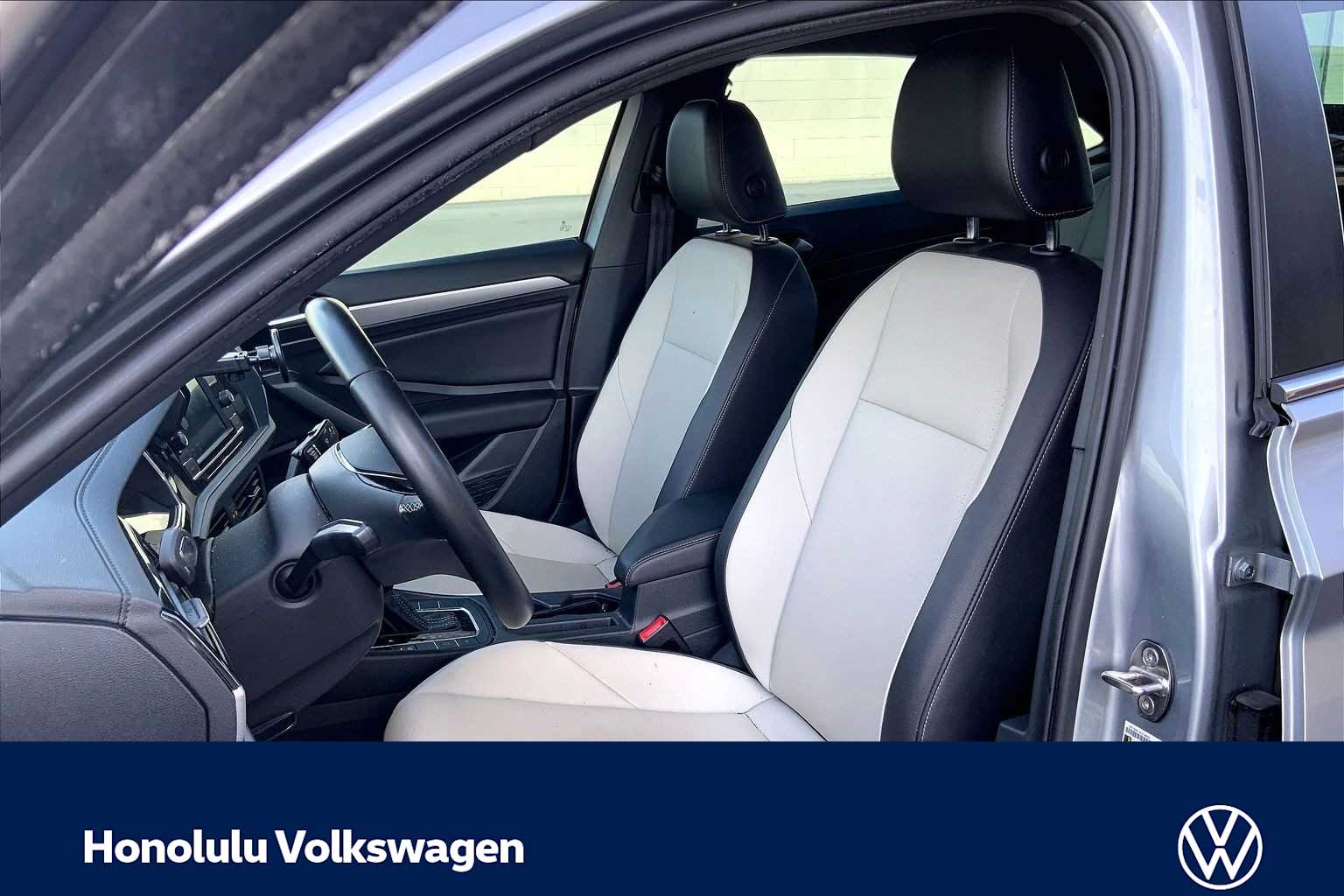 Thumbnail: 2021 Volkswagen Jetta - 10