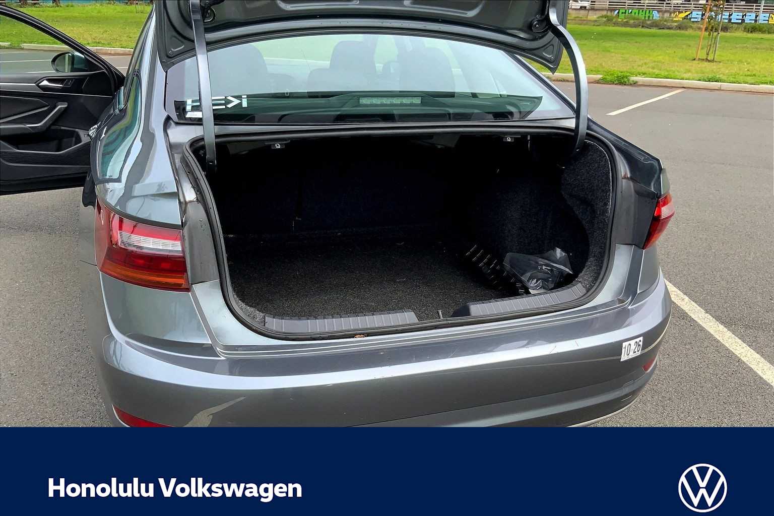 Thumbnail: 2019 Volkswagen Jetta - 18