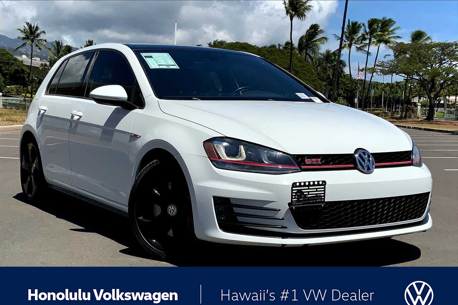 Thumbnail: 2017 Volkswagen Golf - 20