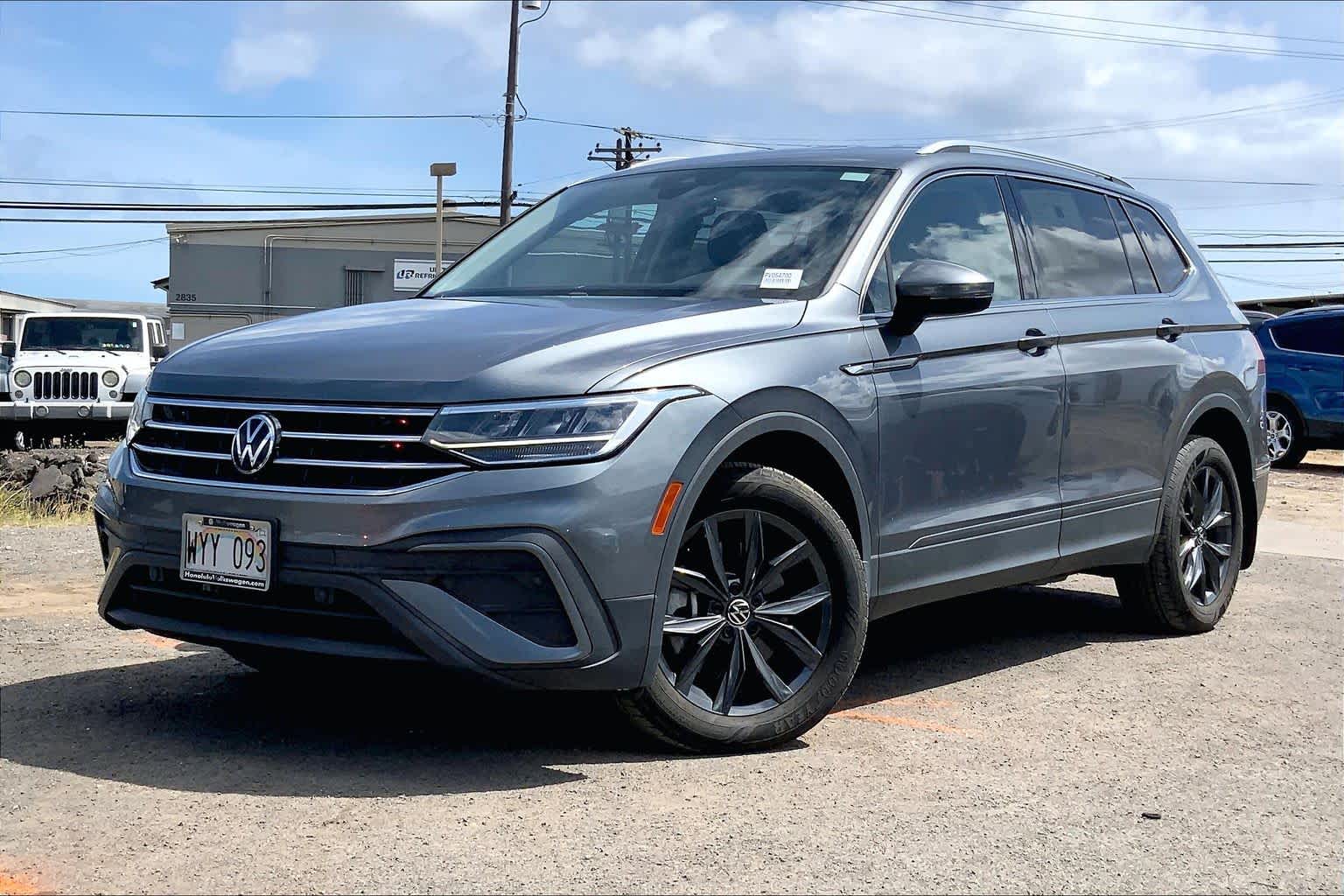 Thumbnail: 2024 Volkswagen Tiguan - 1