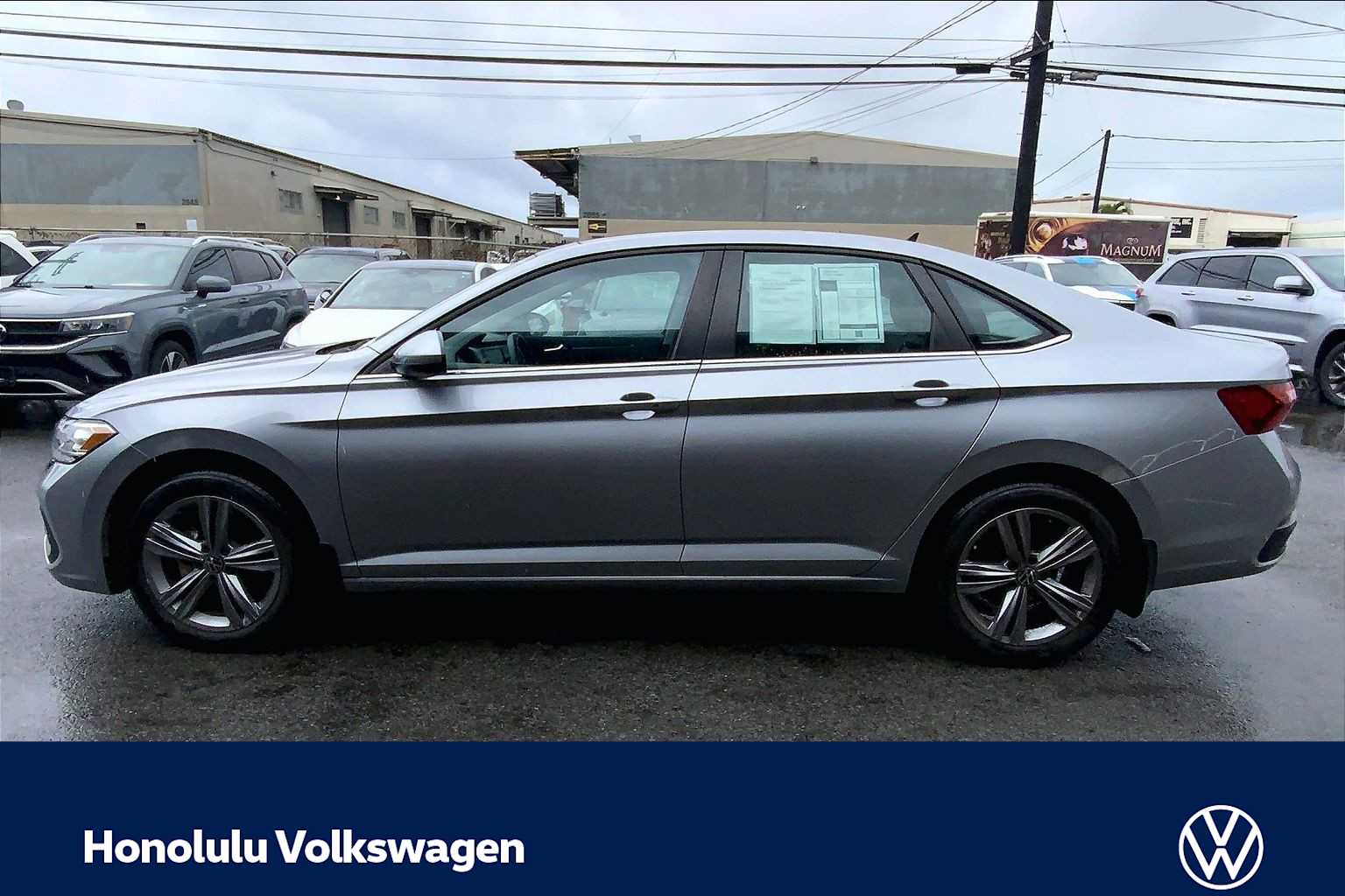 Thumbnail: 2022 Volkswagen Jetta - 3