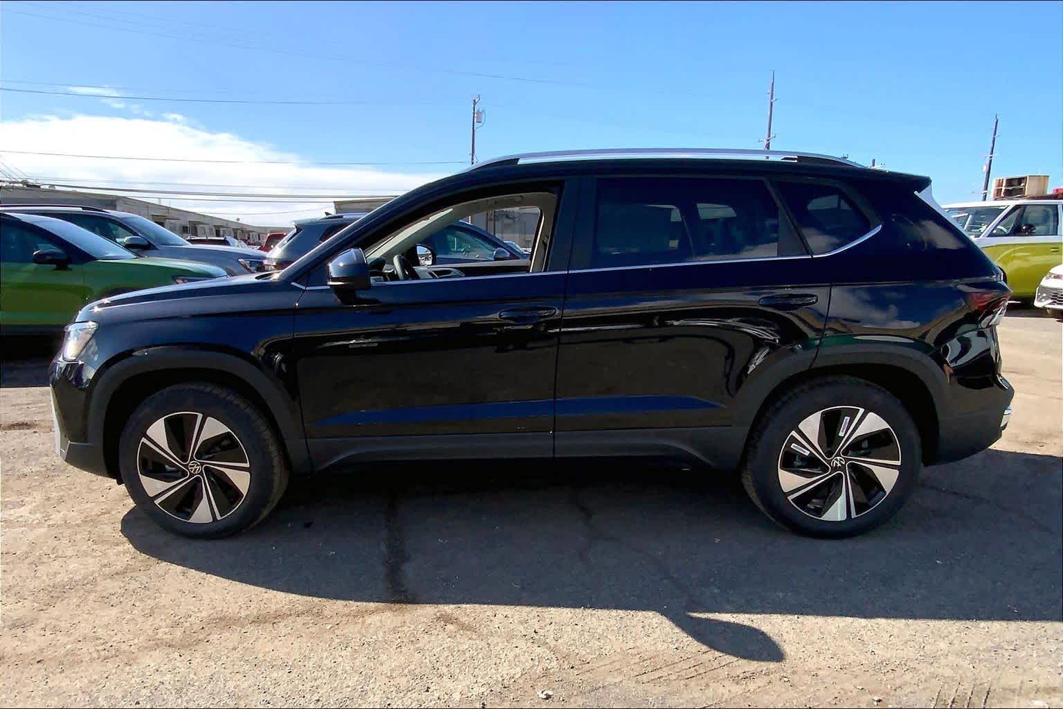 Thumbnail: 2026 Volkswagen Taos - 3