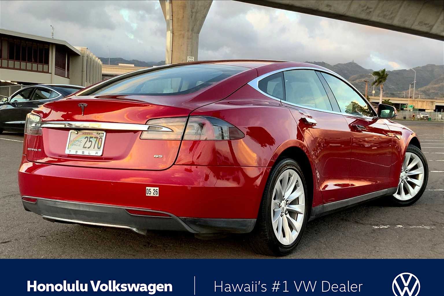 Thumbnail: 2014 Tesla Model S - 21