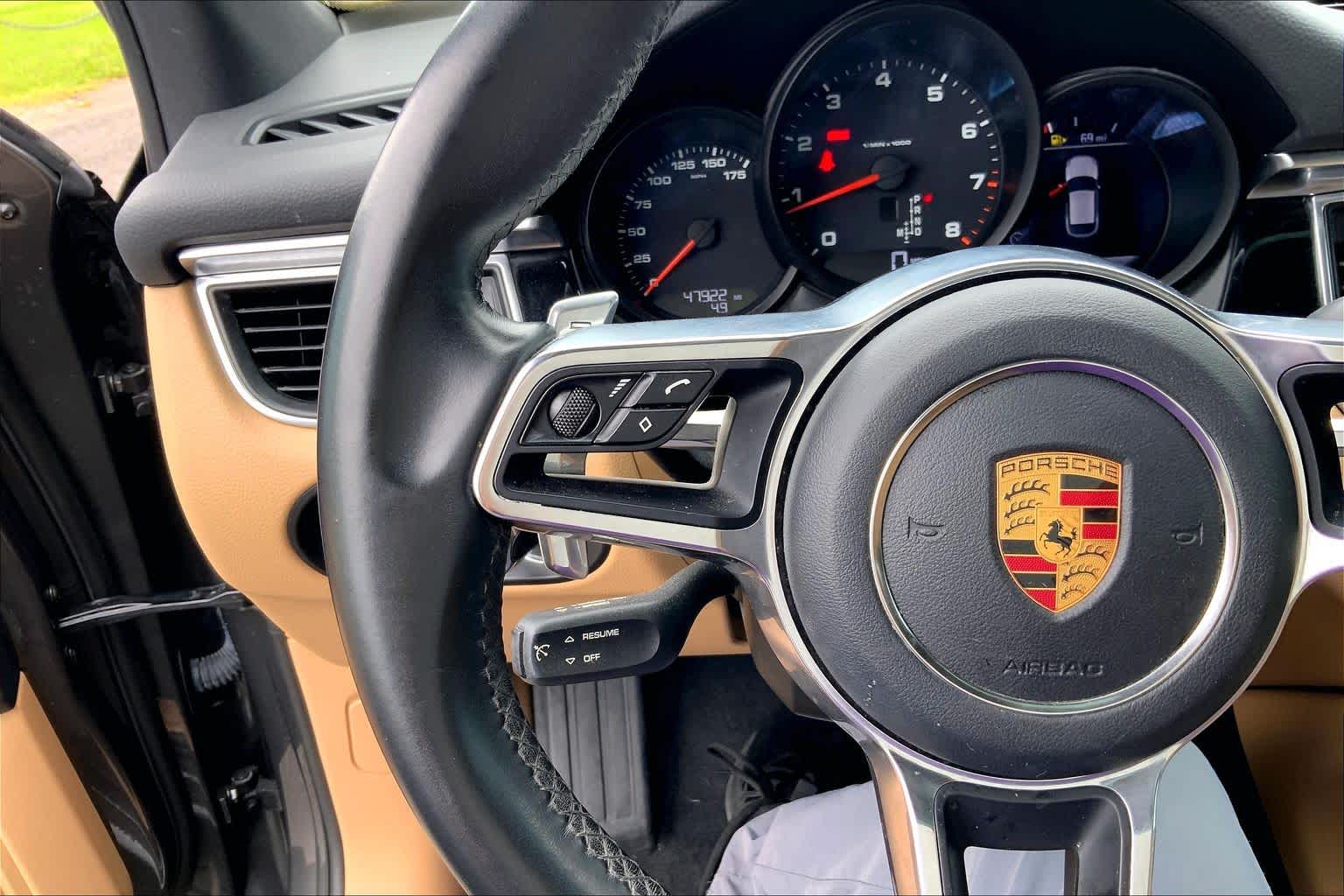 Thumbnail: 2018 Porsche Macan - 24