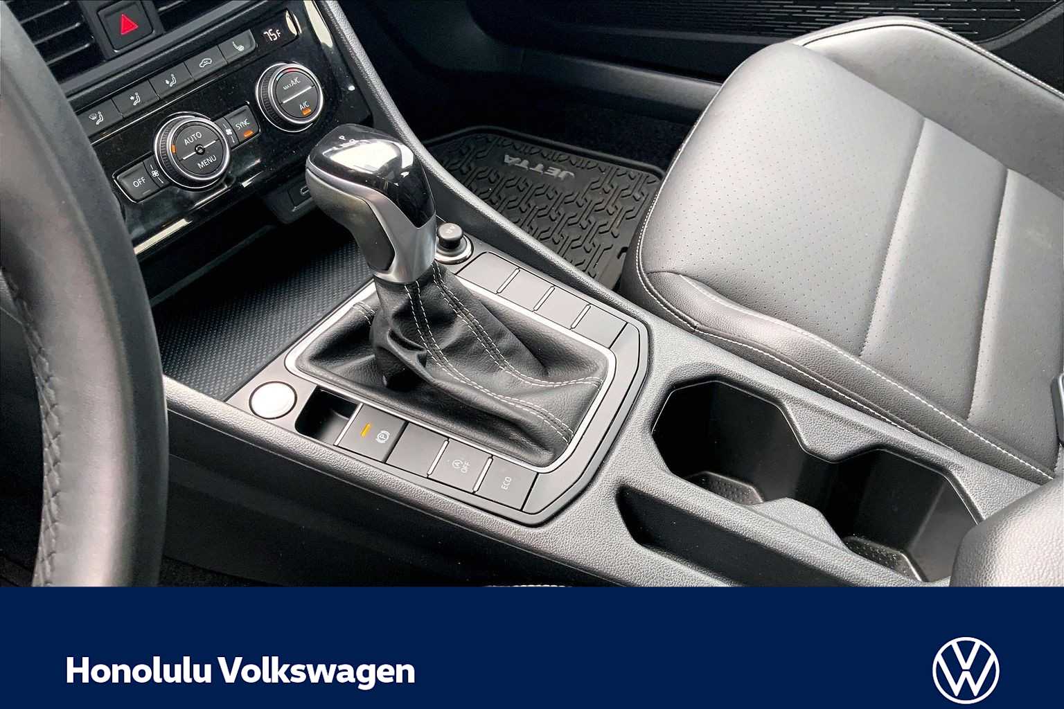 Thumbnail: 2022 Volkswagen Jetta - 16