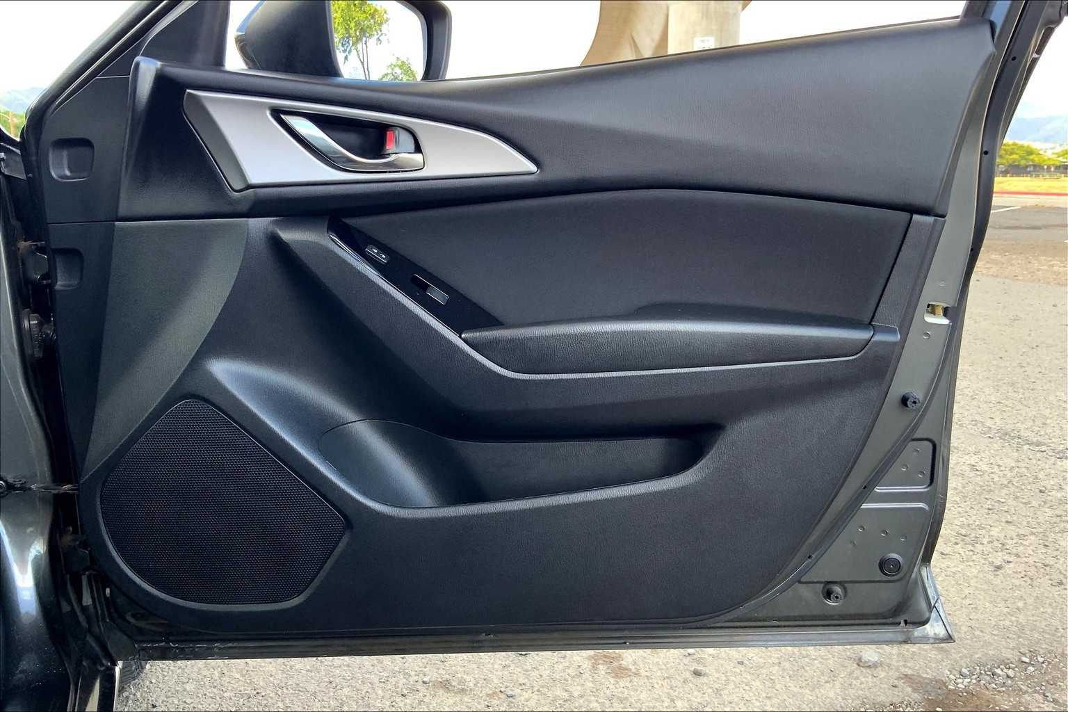 Thumbnail: 2018 Mazda Mazda3 - 27