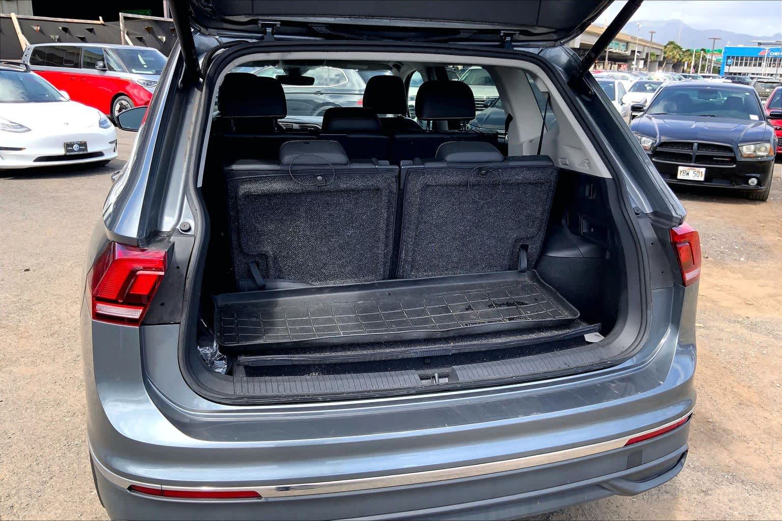 Thumbnail: 2024 Volkswagen Tiguan - 18