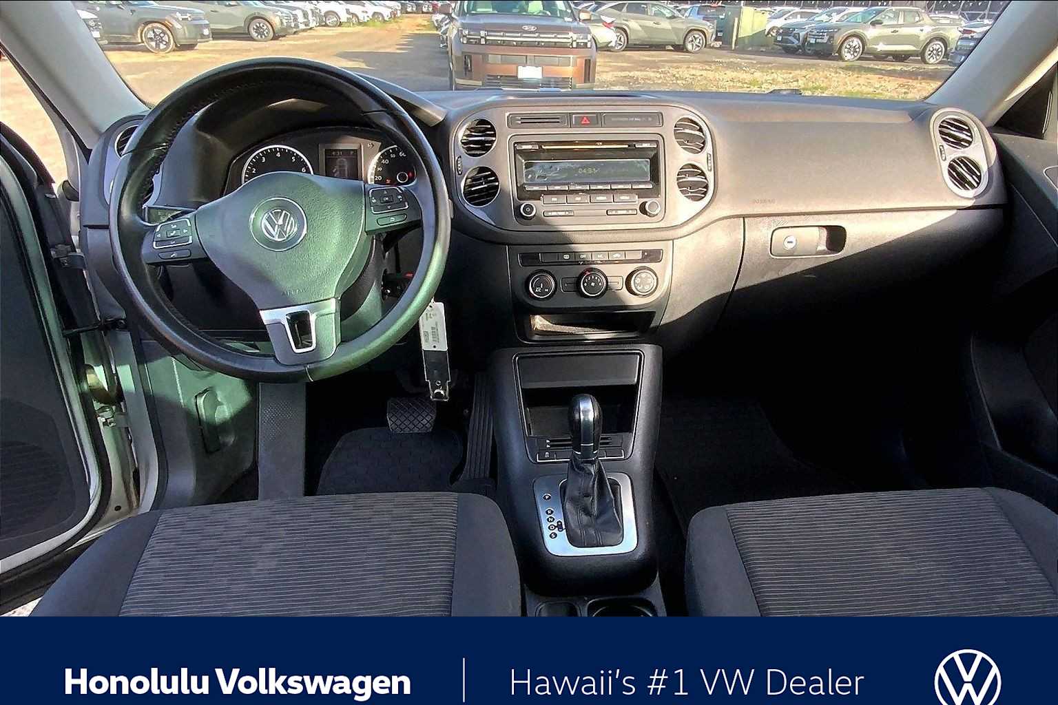 Thumbnail: 2013 Volkswagen Tiguan - 9