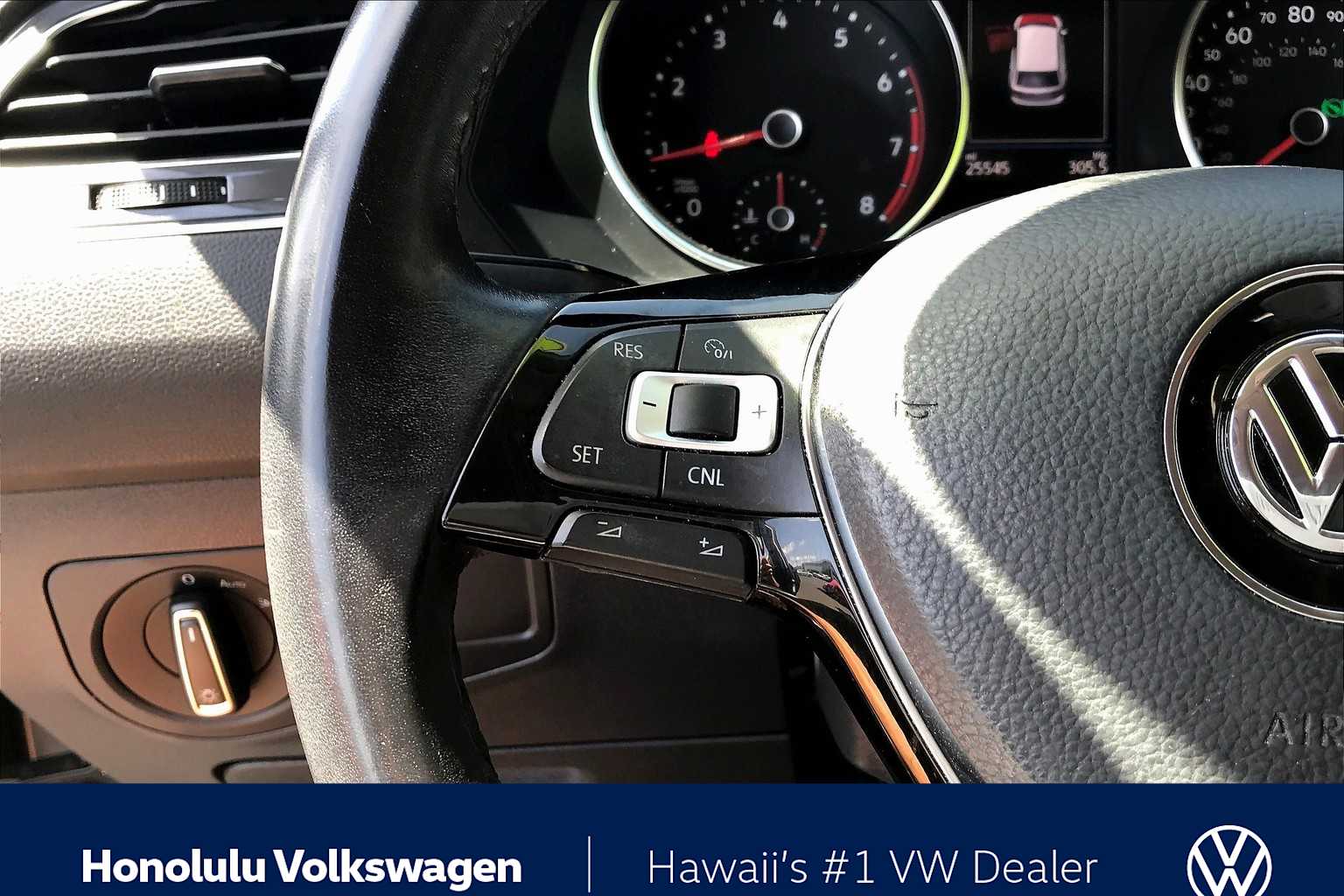 Thumbnail: 2018 Volkswagen Tiguan - 18