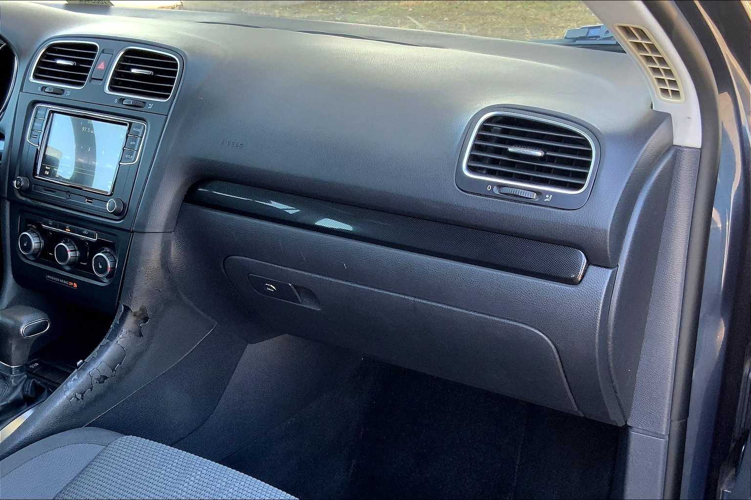 Thumbnail: 2010 Volkswagen Jetta - 22