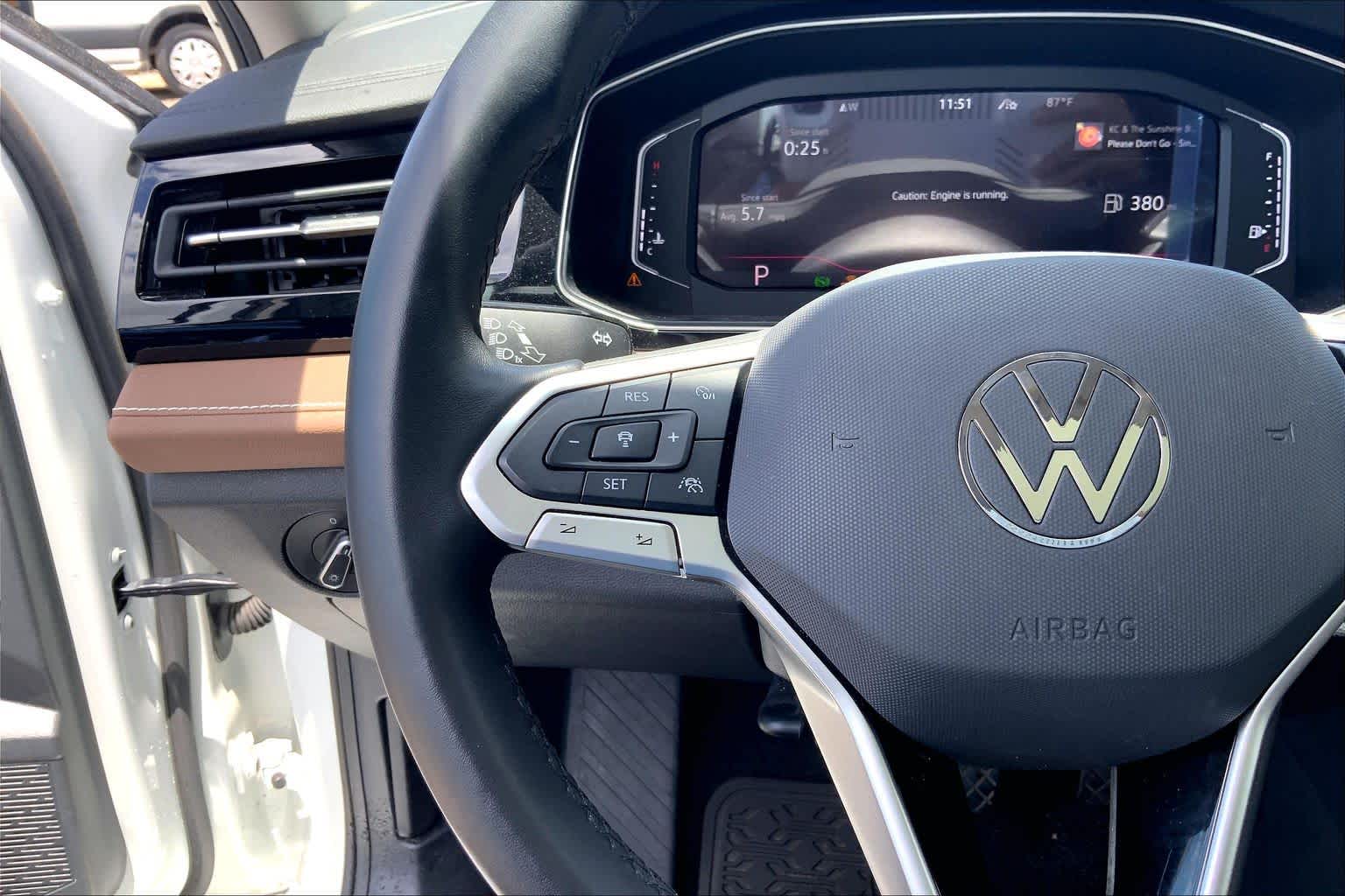 Thumbnail: 2017 Volkswagen Jetta - 24