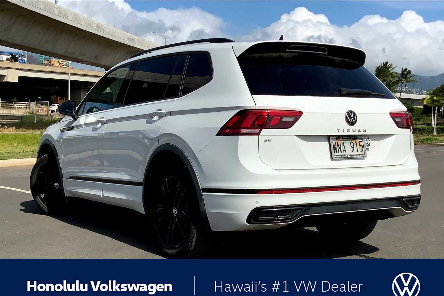 Thumbnail: 2022 Volkswagen Tiguan - 4