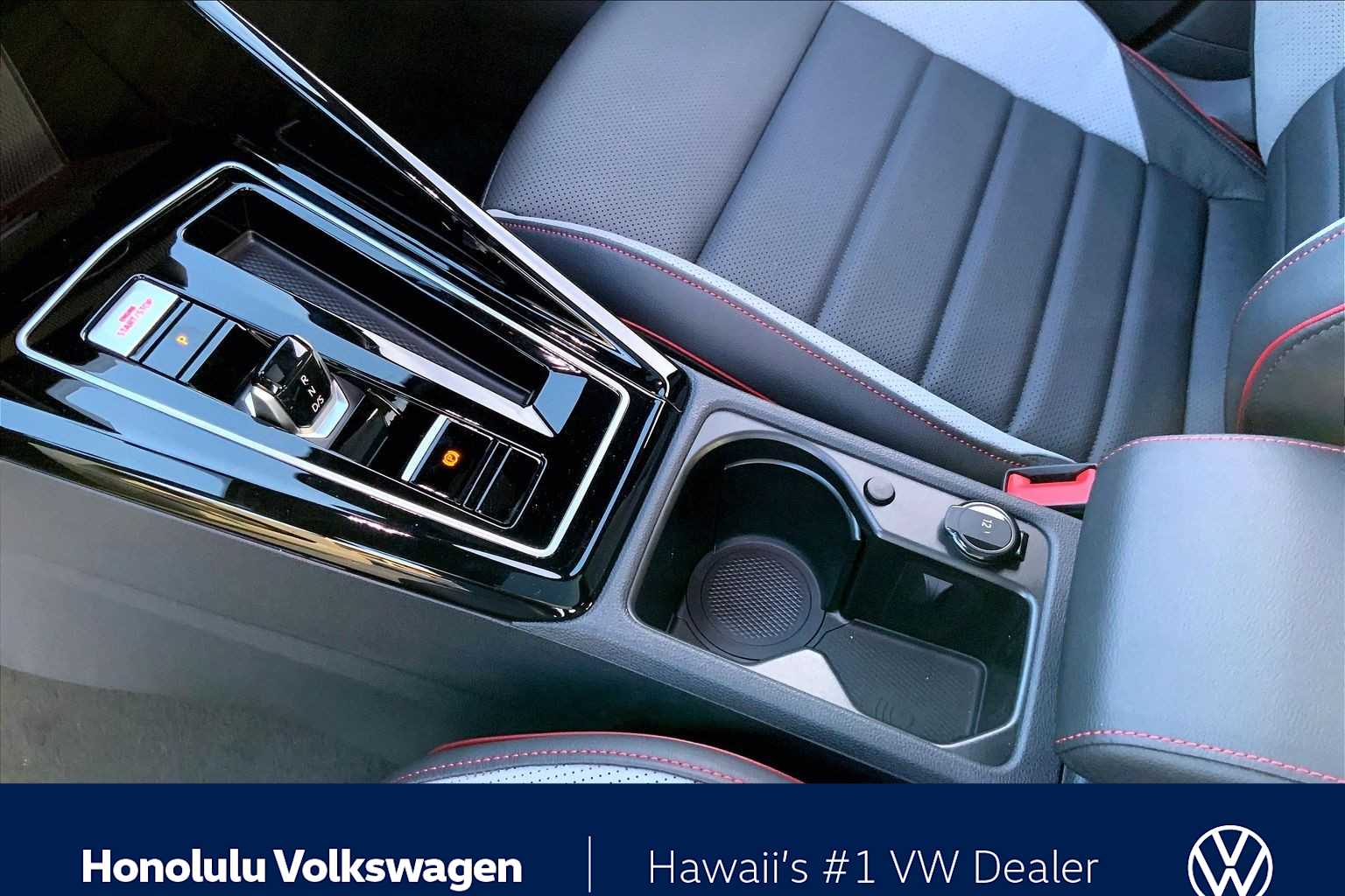 Thumbnail: 2025 Volkswagen Golf - 17