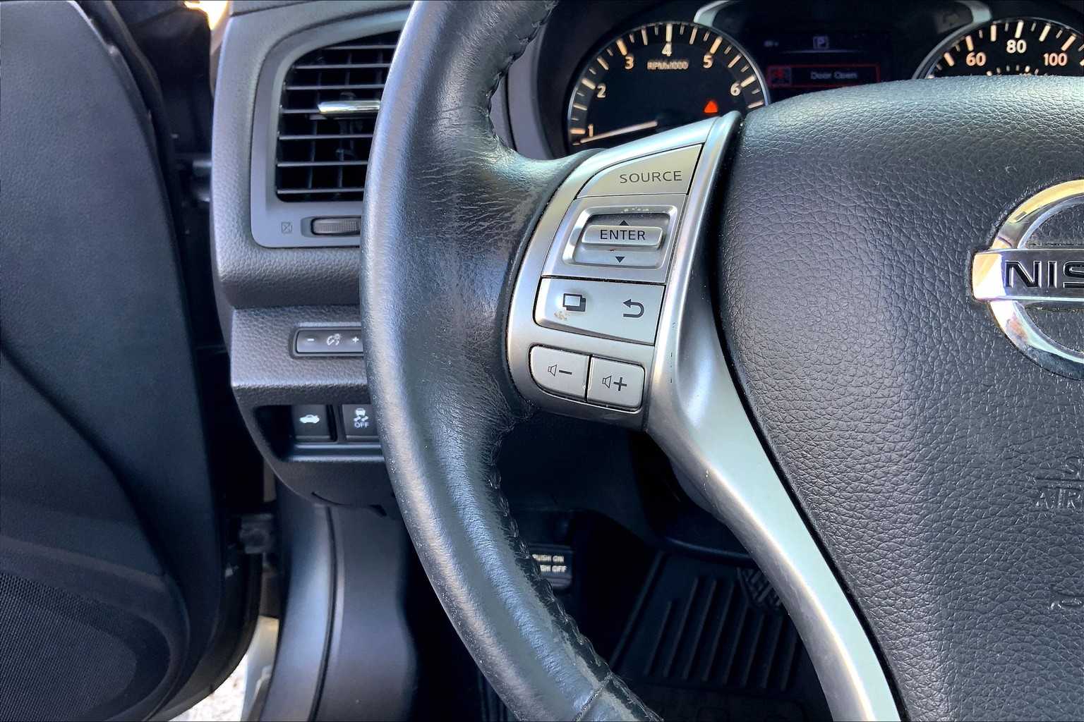 Thumbnail: 2016 Nissan Altima - 23