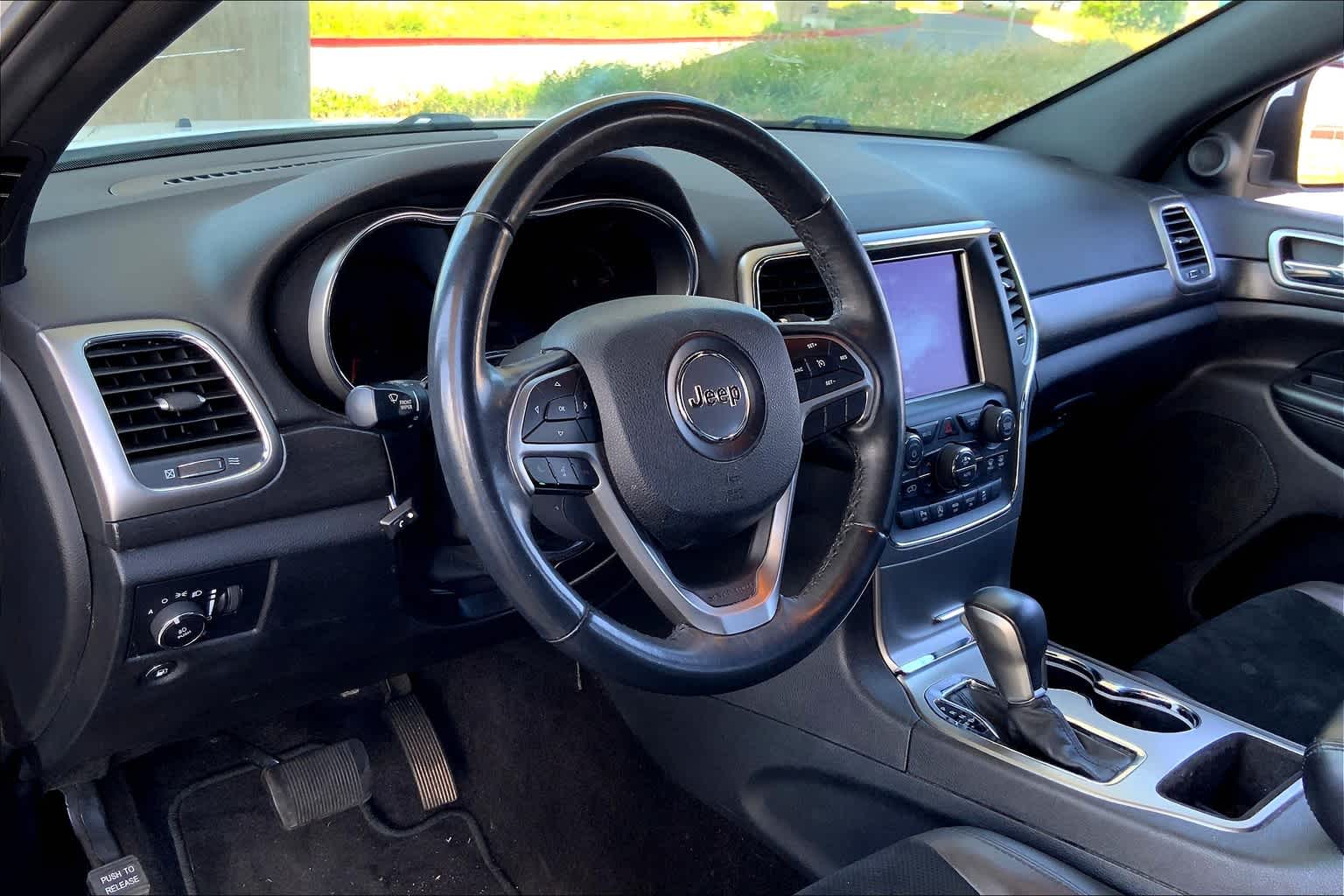 Used 2018 Jeep Grand Cherokee Altitude with VIN 1C4RJEAG9JC392537 for sale in Honolulu, HI