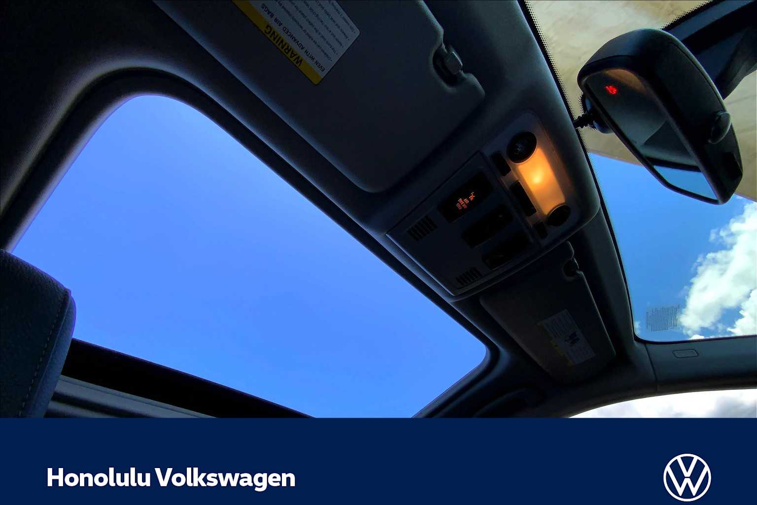 Thumbnail: 2011 BMW 3 Series - 28