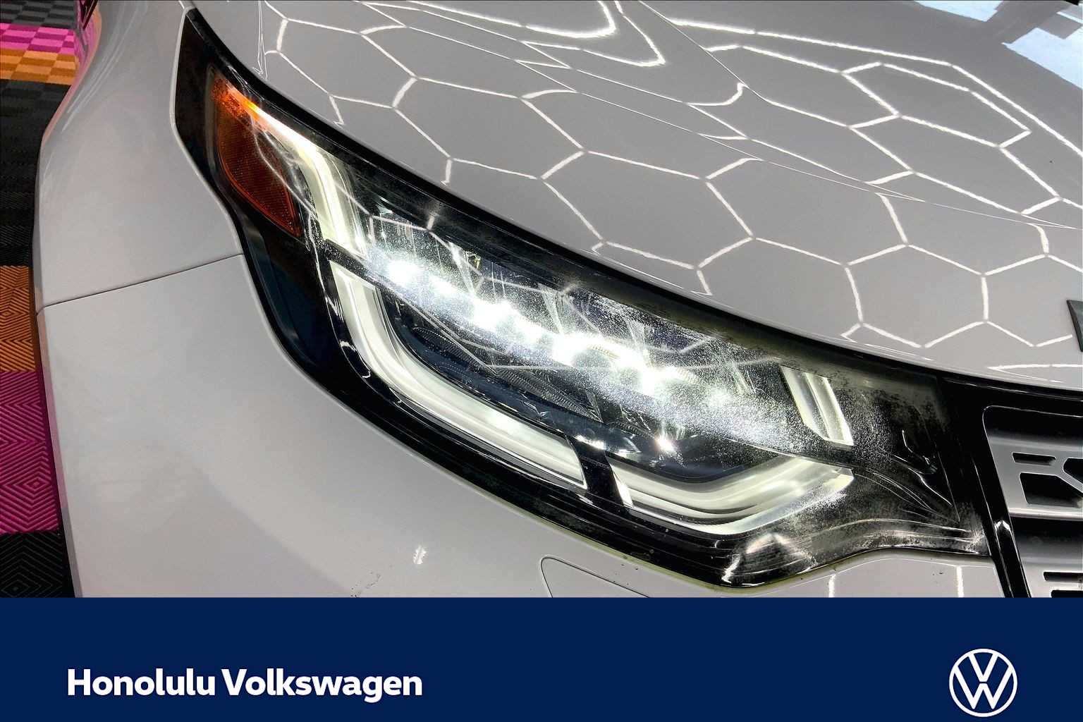 Thumbnail: 2020 Land Rover Discovery - 31