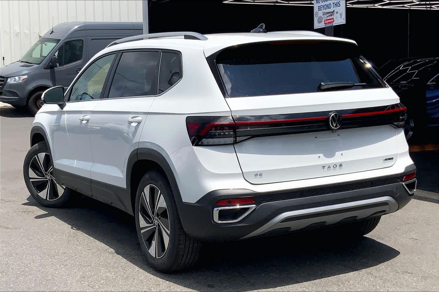 Thumbnail: 2026 Volkswagen Taos - 4