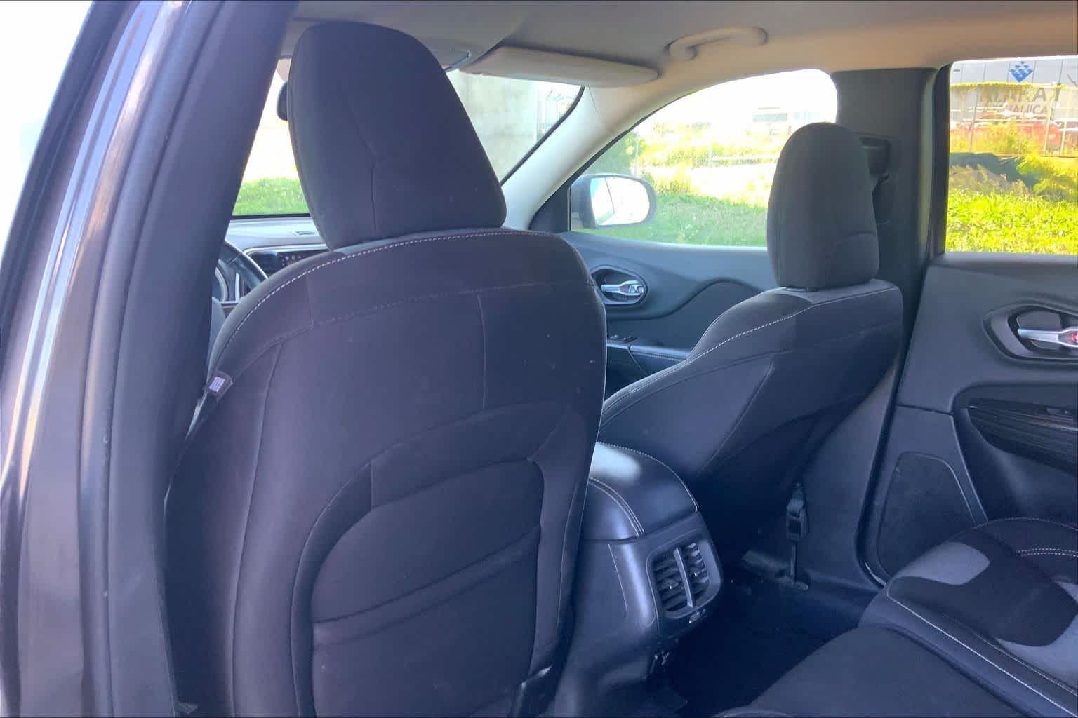 Thumbnail: 2014 Jeep Cherokee - 12