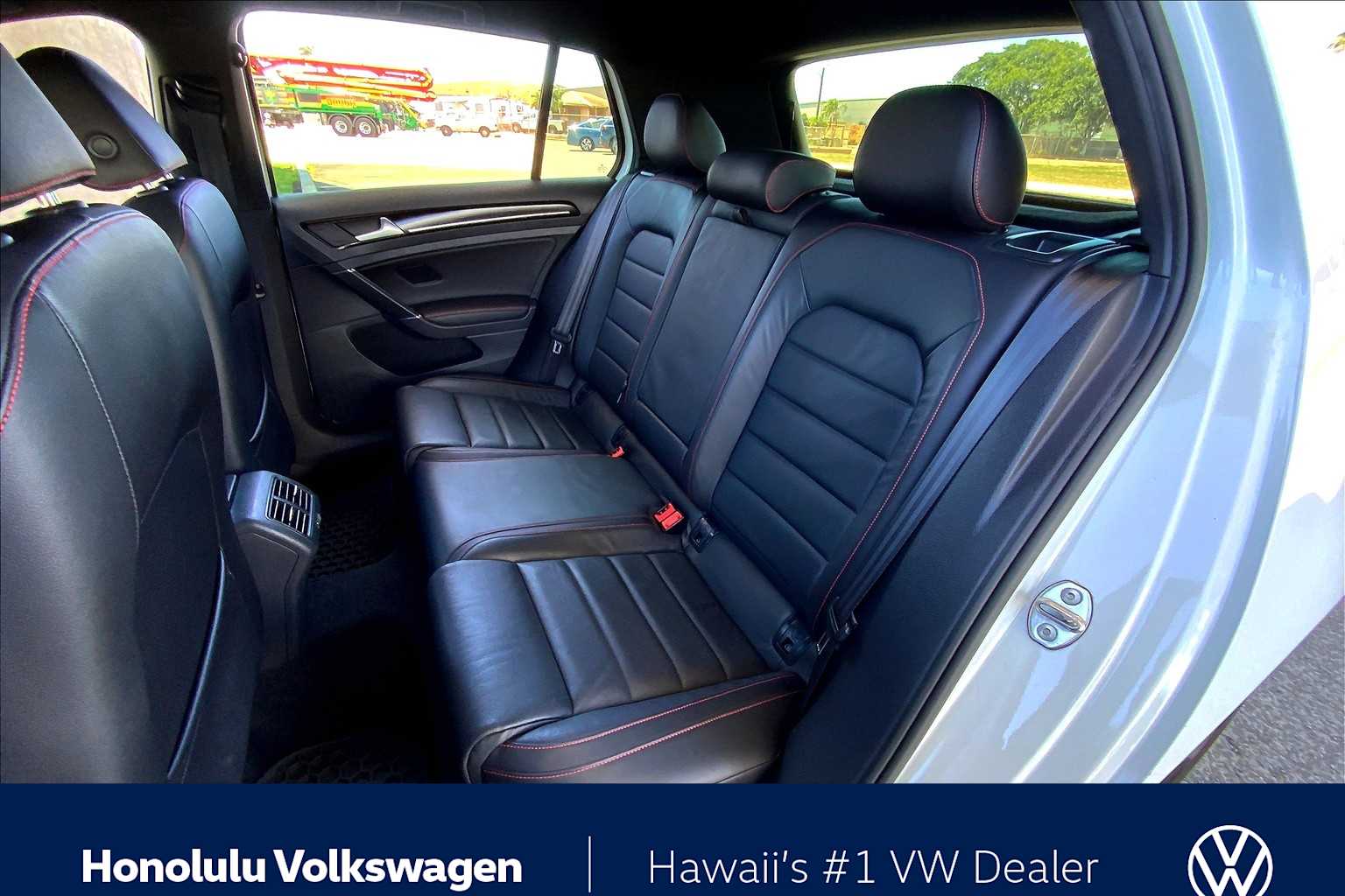 Thumbnail: 2017 Volkswagen Golf - 28