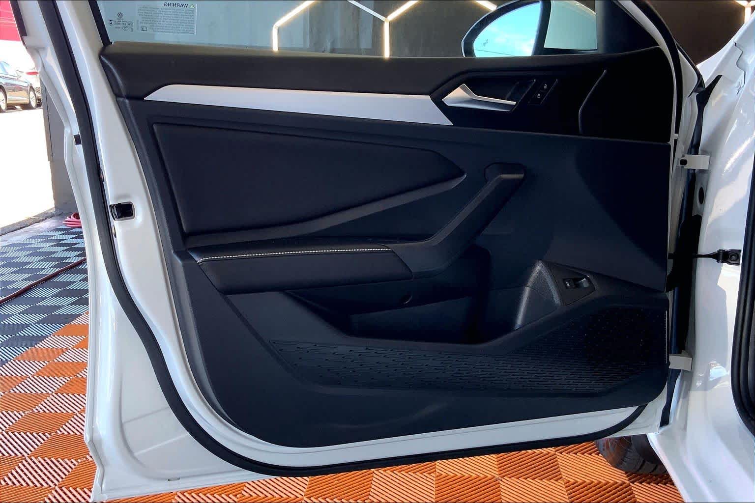 Thumbnail: 2025 Volkswagen Jetta - 27