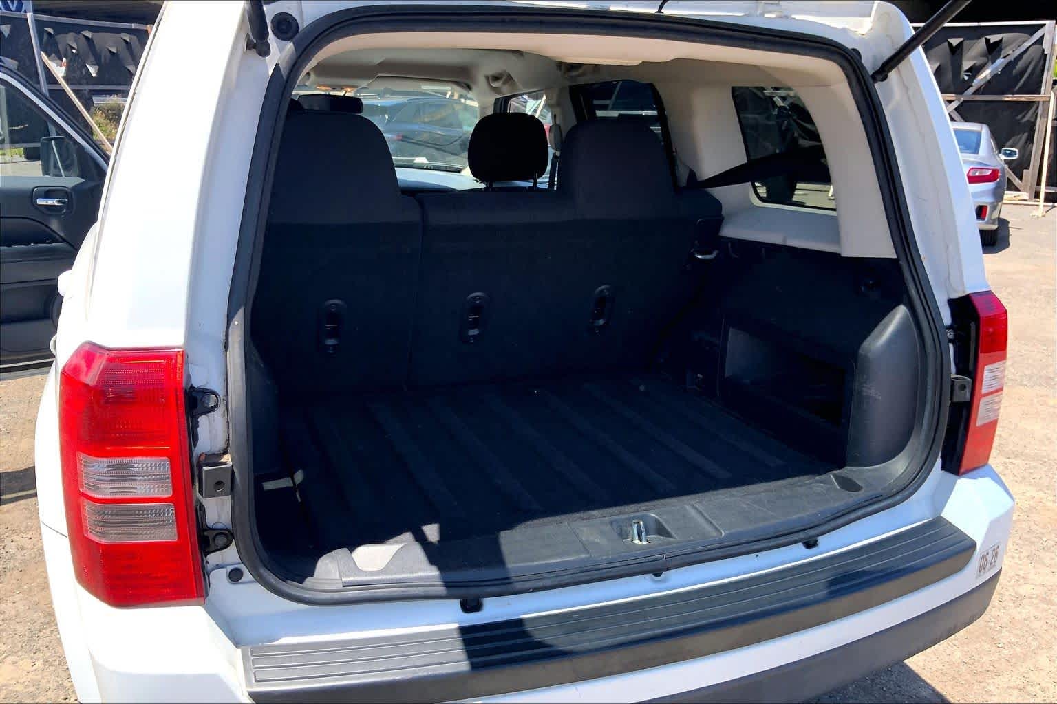 Thumbnail: 2012 Jeep Patriot - 18