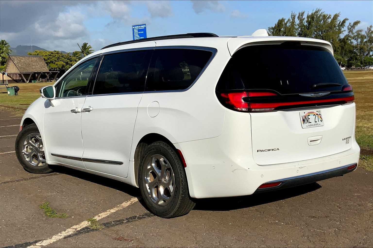 2022 Chrysler Pacifica Limited 4