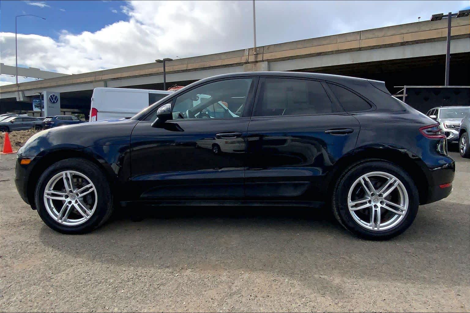 Thumbnail: 2018 Porsche Macan - 3