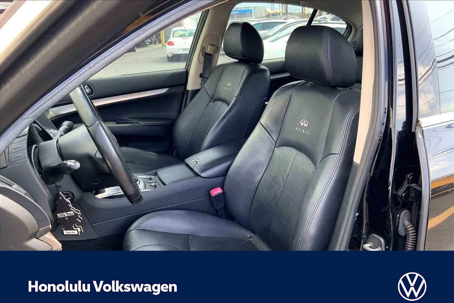 Thumbnail: 2010 INFINITI G37 - 10