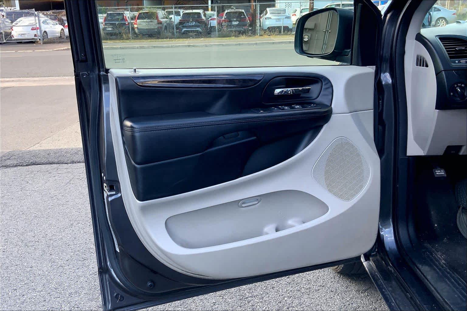 Thumbnail: 2019 Dodge Grand Caravan - 27