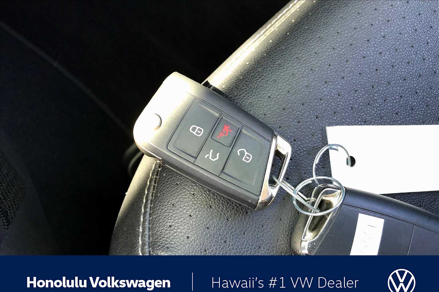 Thumbnail: 2018 Volkswagen Tiguan - 11