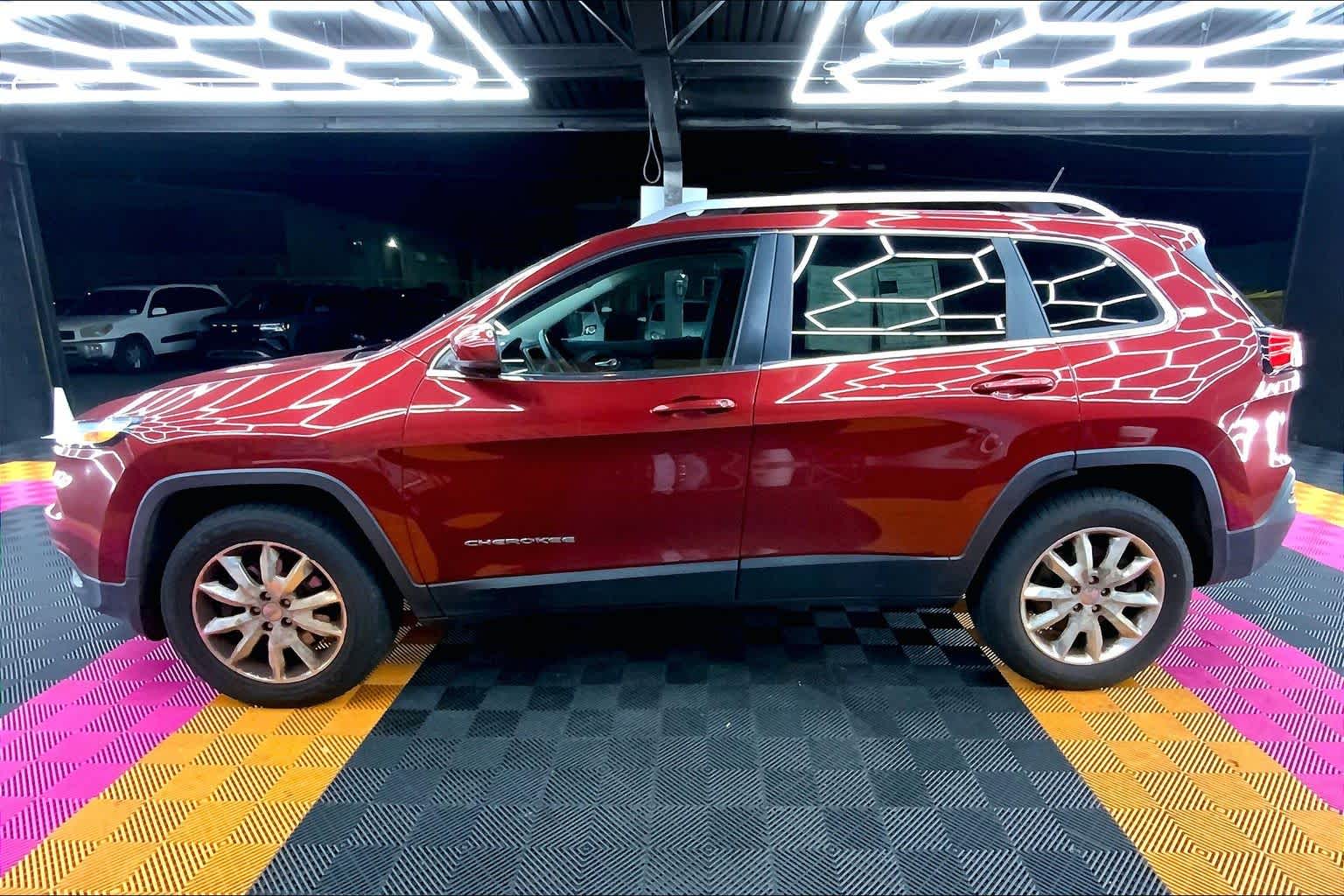 Thumbnail: 2015 Jeep Cherokee - 3