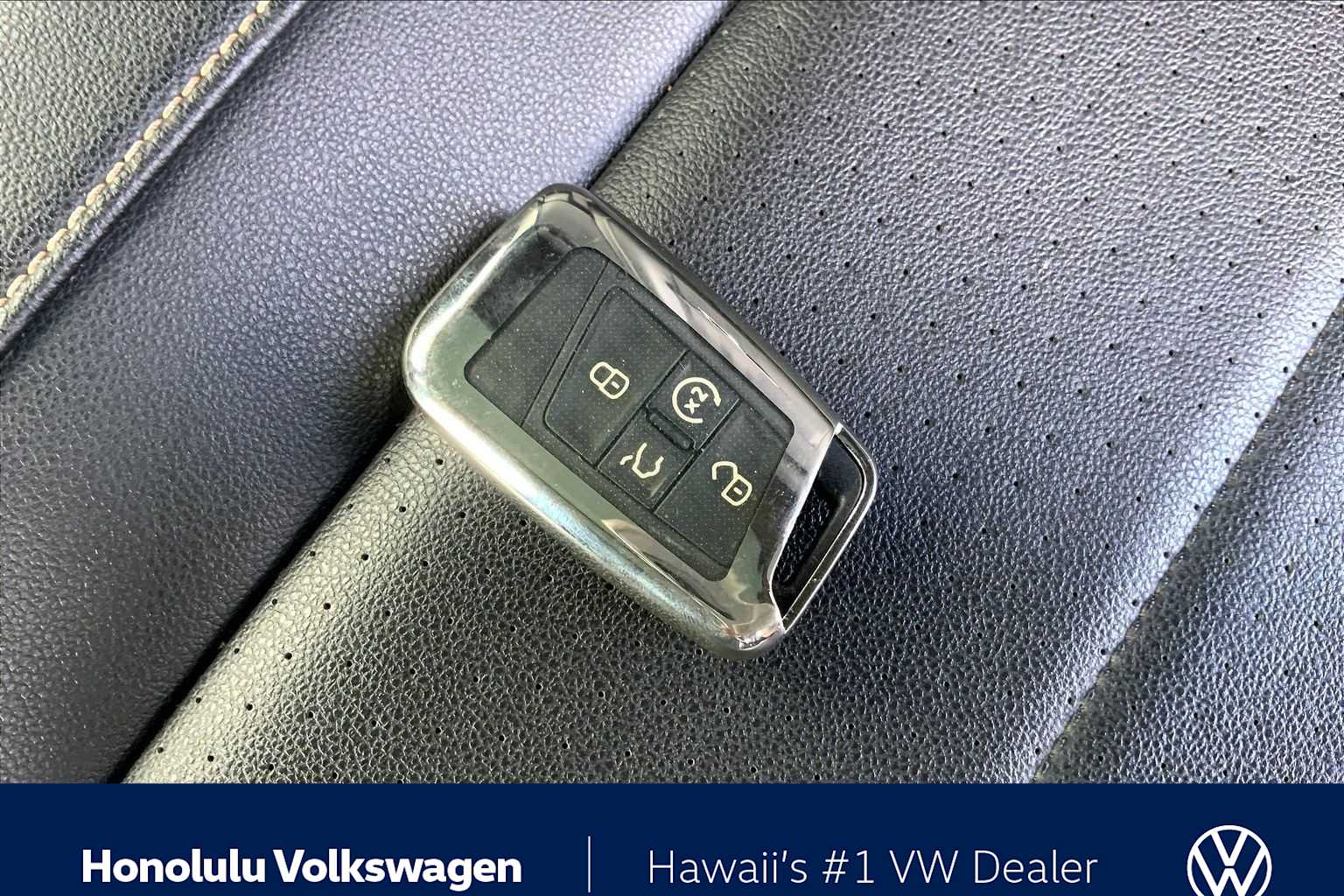 Thumbnail: 2022 Volkswagen Tiguan - 18