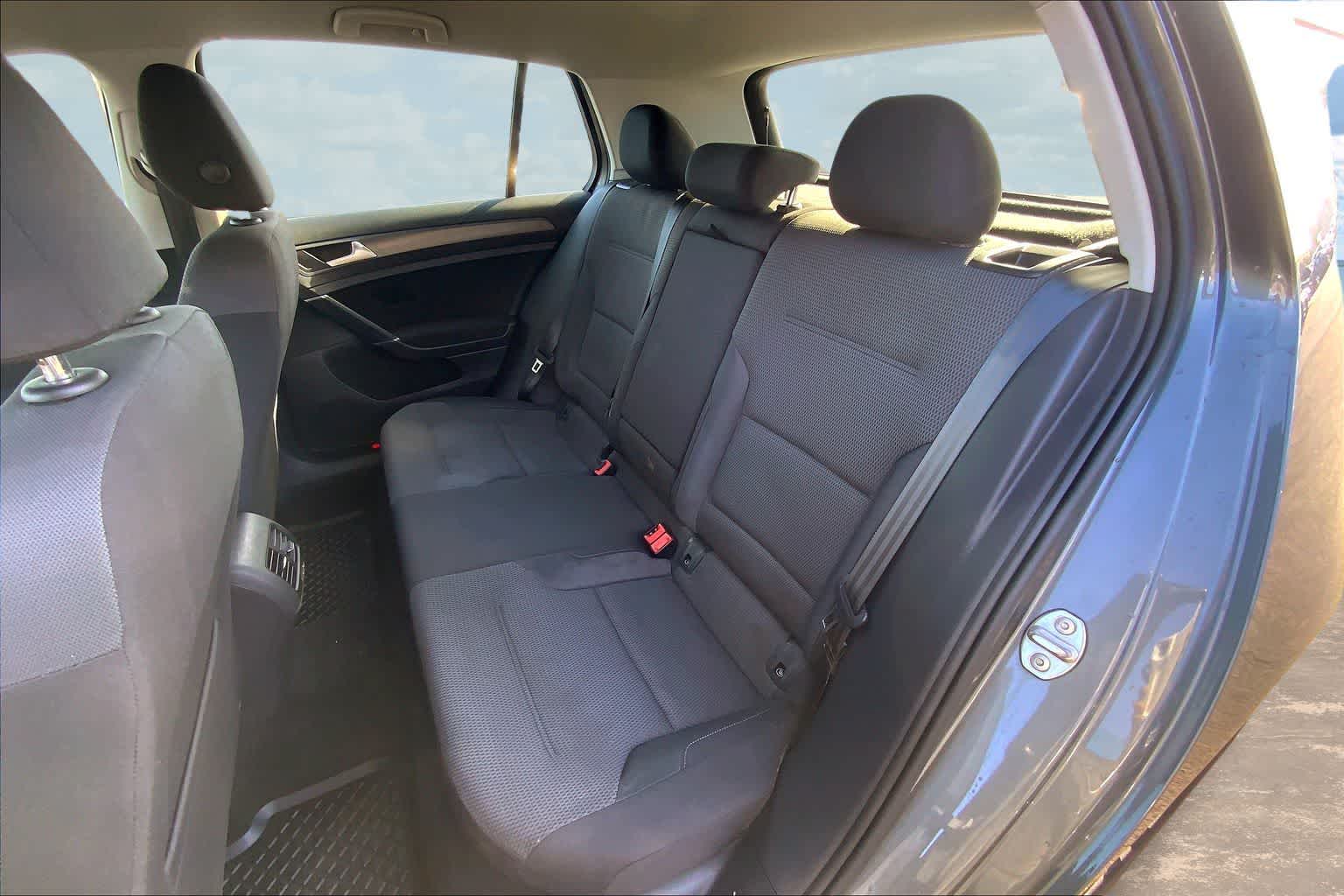 2019 Volkswagen e-Golf e-Golf SE - Photo 29