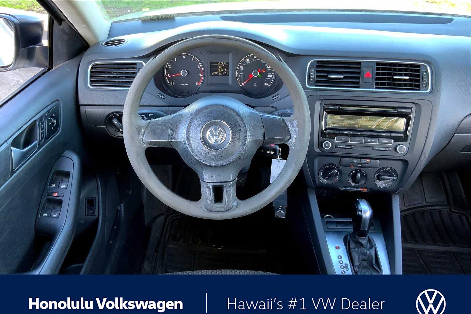 Thumbnail: 2013 Volkswagen Jetta - 13