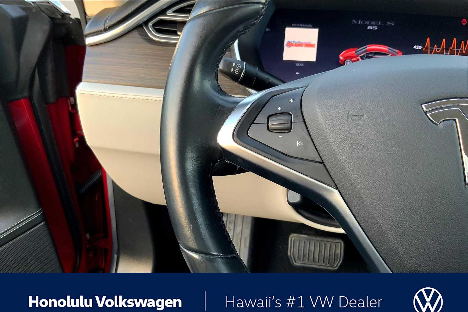 Thumbnail: 2014 Tesla Model S - 23