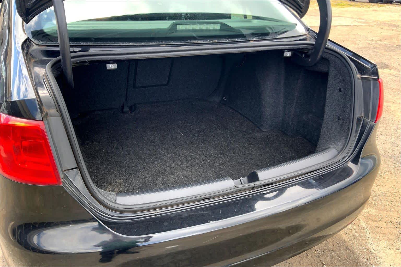 Thumbnail: 2014 Volkswagen Jetta - 18