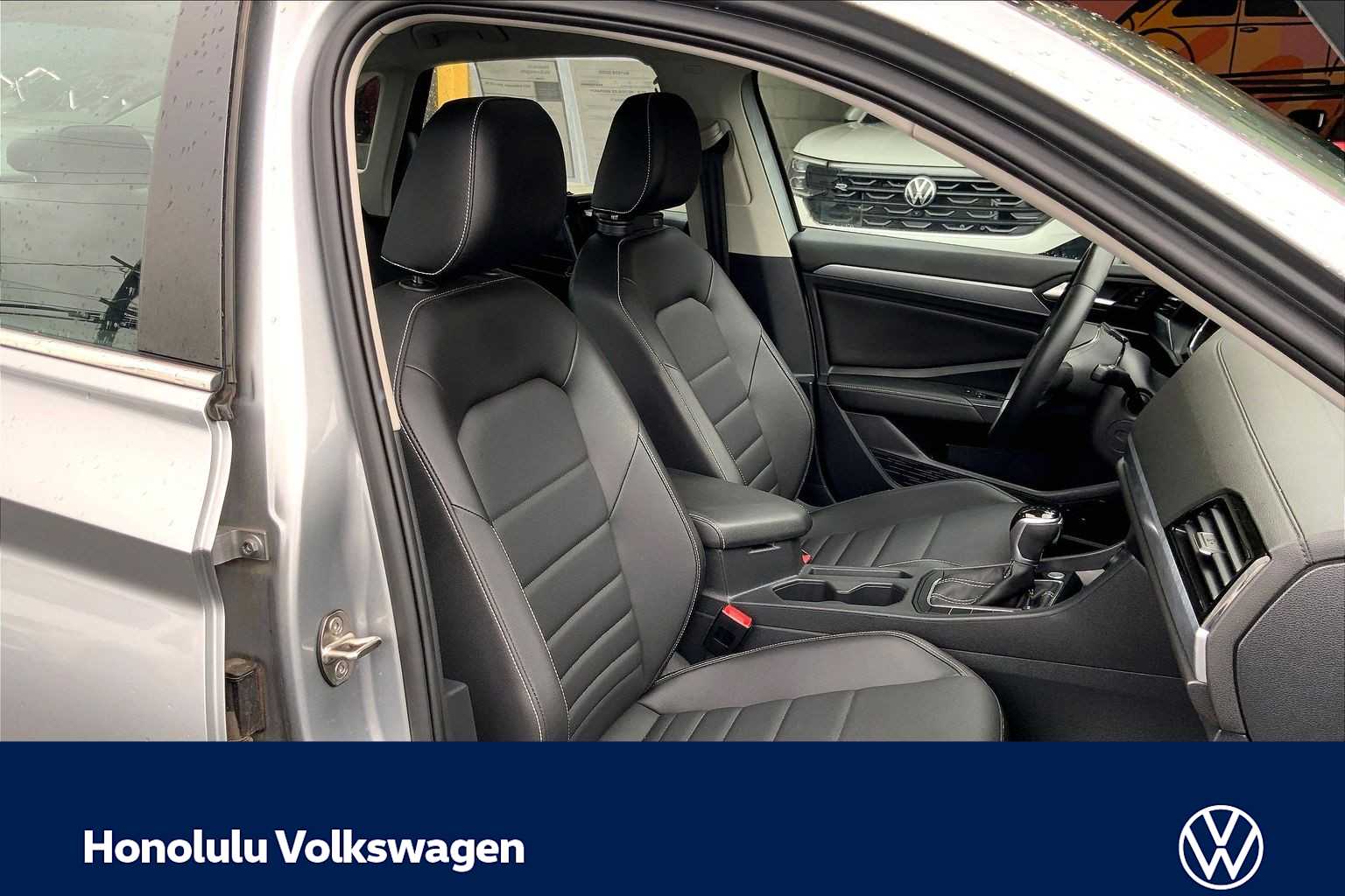 Thumbnail: 2022 Volkswagen Jetta - 13