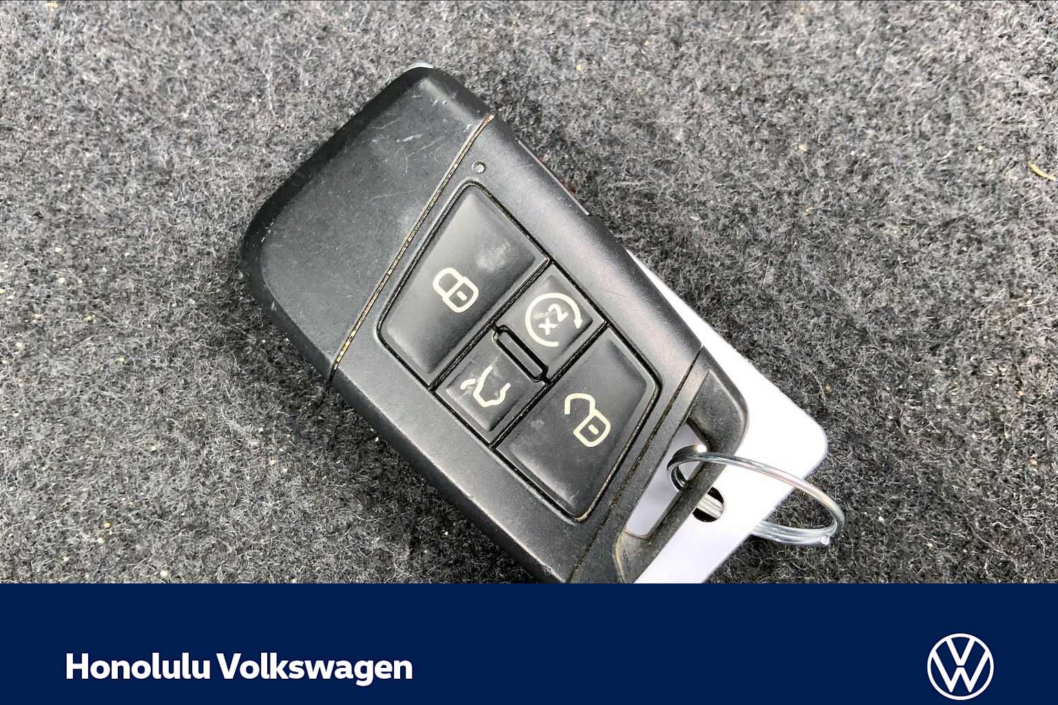 Thumbnail: 2023 Volkswagen Tiguan - 18