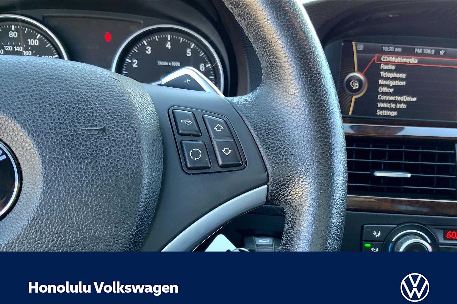 Thumbnail: 2011 BMW 3 Series - 23