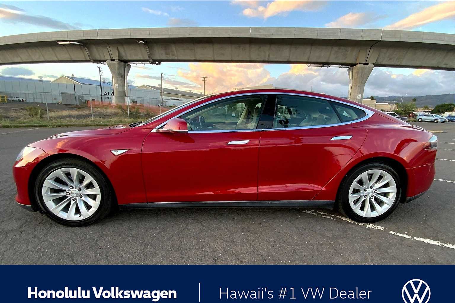 Thumbnail: 2014 Tesla Model S - 3